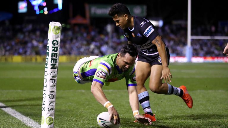 Jordan Rapana dives over in the corner for the Raiders