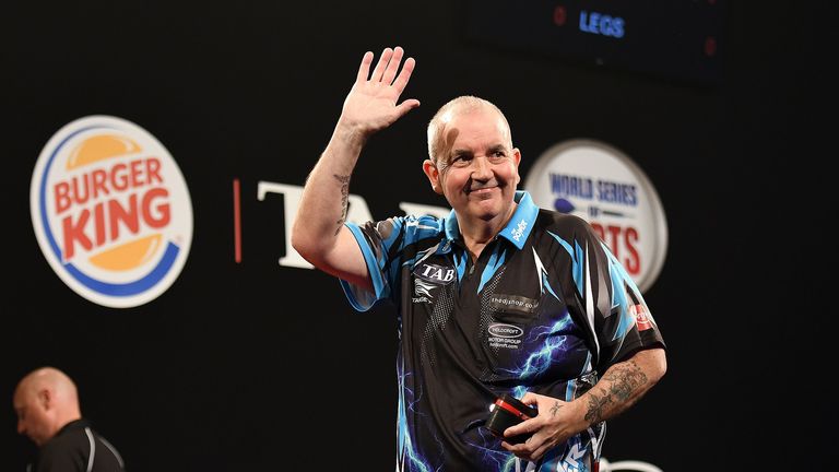 Phil Taylor beat Darren Herewini 6-4 to set up a quarter-final with Raymond van Barneveld (Credit: Photosport/PDC)