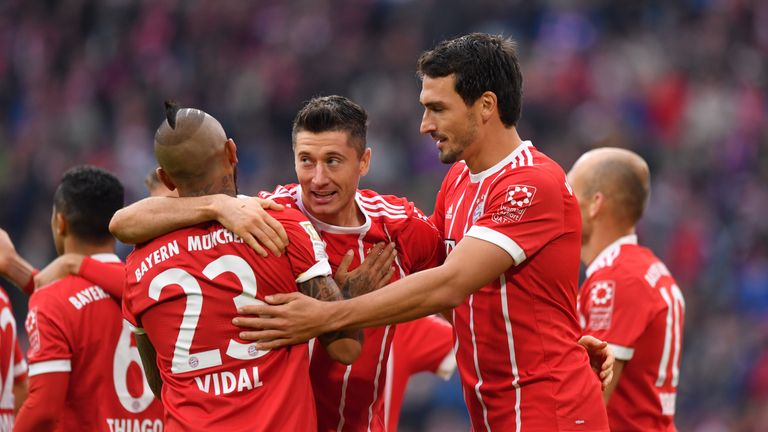 Robert Lewandowski celebrates his goal against Mainz
