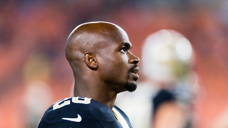 Adrian Peterson finished with six carries for just 18 yards on his return to Minnesota