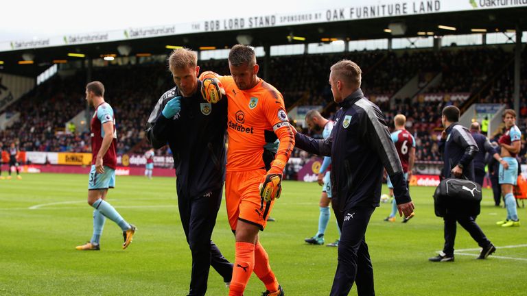 Heaton has been out with a long-term shoulder injury [스카이스포츠] 션 디쉬 "톰 히튼 풀핏이고 포프랑 경쟁해야한다"