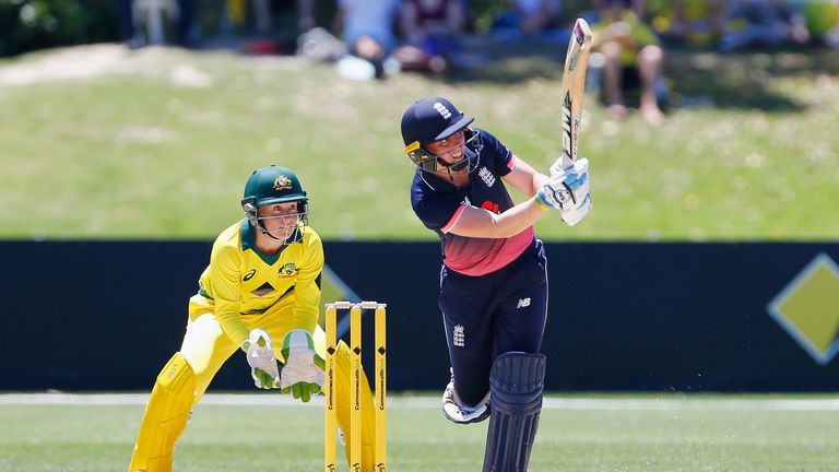 Heather Knight hit an unbeaten 88 as England Women won the third ODI