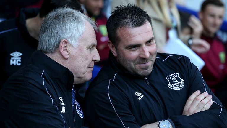 Unsworth wants Barkley to stay at Everton Unsworth wants Barkley to stay at Everton