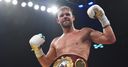 Saunders to defend title against Murray