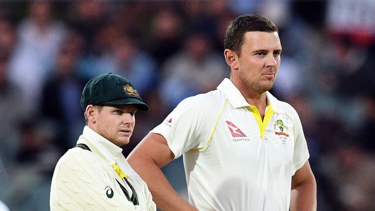 Smith (L) admitted to having a few nerves during England's second inngs