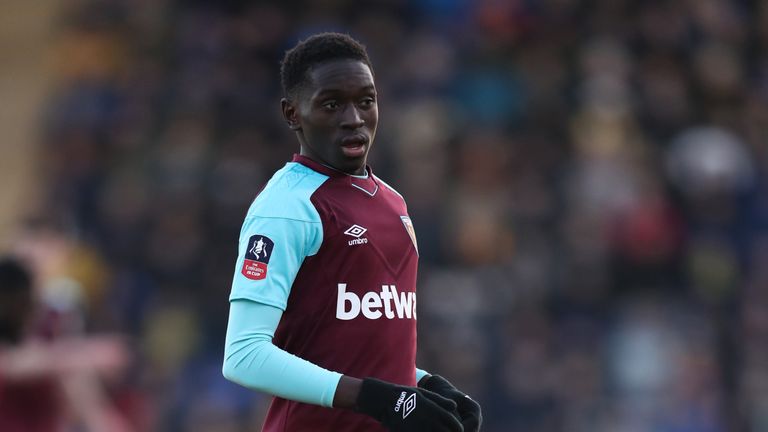 Barcelona to hold Domingos Quina talks with West Ham