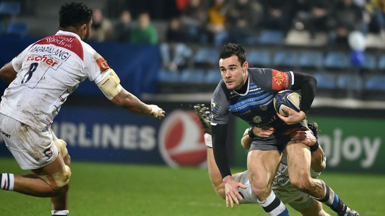 Geoffrey Palis runs with the ball against Leicester