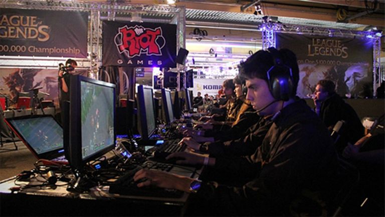 xPeke plays an early version of League of Legends. The championship had a meagre price pool of $100k (credit: Riot Games)