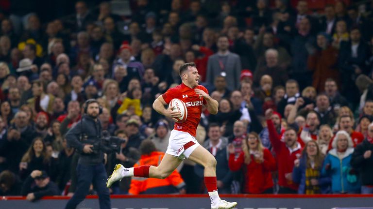 Wales scrum-half Gareth Davies has signed a national dual contract for the first time