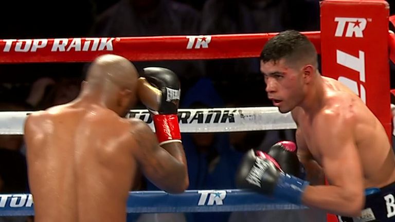 Barboza Jr dominated Reed over the 10 rounds