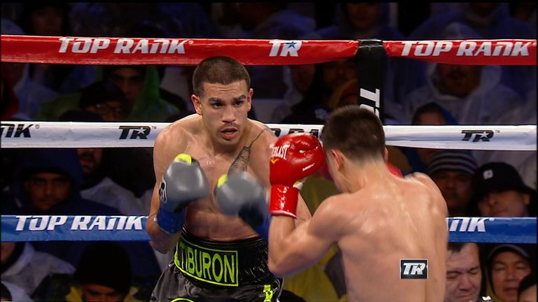 DeLeon and Vendes (l) had to settle for a draw
