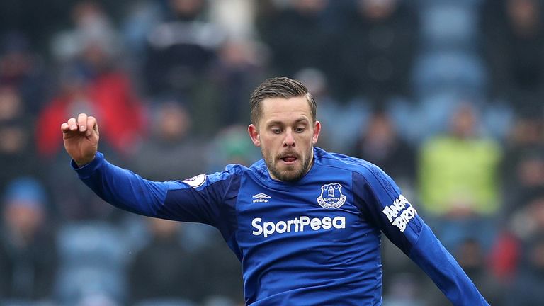 Gylfi Sigurdsson is set to miss six to eight weeks with a knee injury