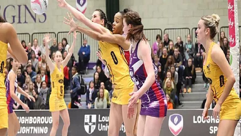 Rachel Dunn in action for Wasps against Lightning