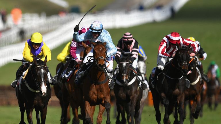 Summerville Boy wins the Sky Bet Supreme Novices' Hurdle at Cheltenham