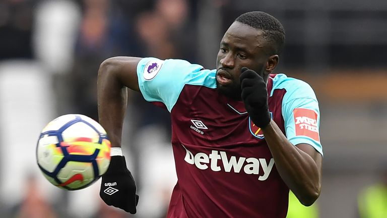 West Ham are prepared to let midfielder Cheikhou Kouyate leave the club before the August 9 deadline