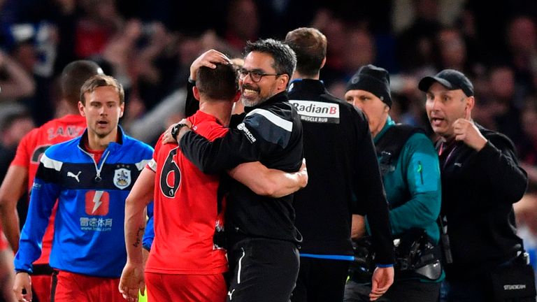 Sarri's Chelsea too good for Huddersfield