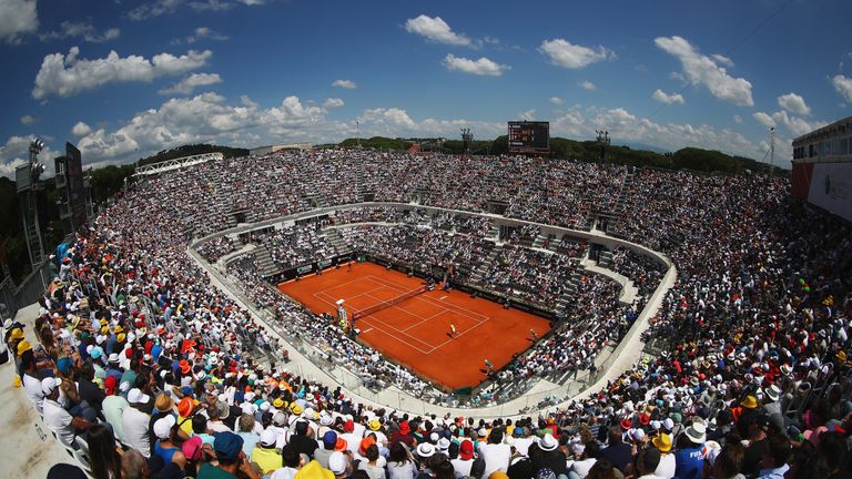 Court Centrale at Foro Italico was packed to the rafters
