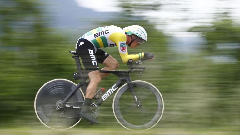 Yates holds on to Giro lead after stage 16 time trial