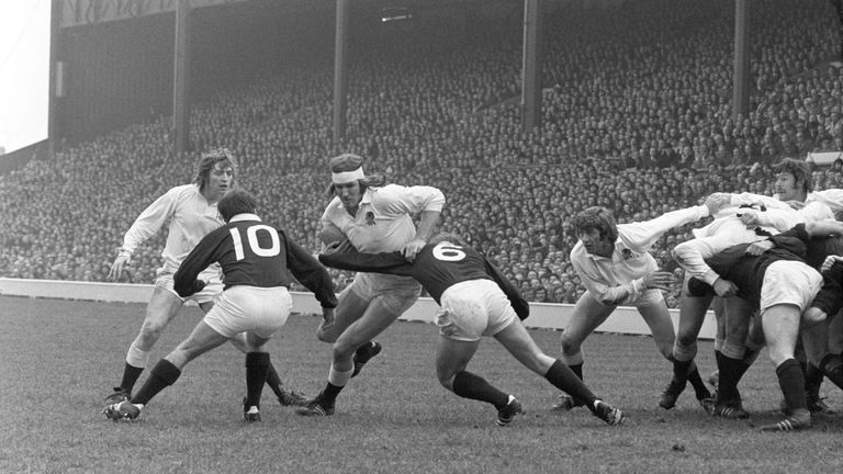 MacEwan tackles England's Andy Ripley