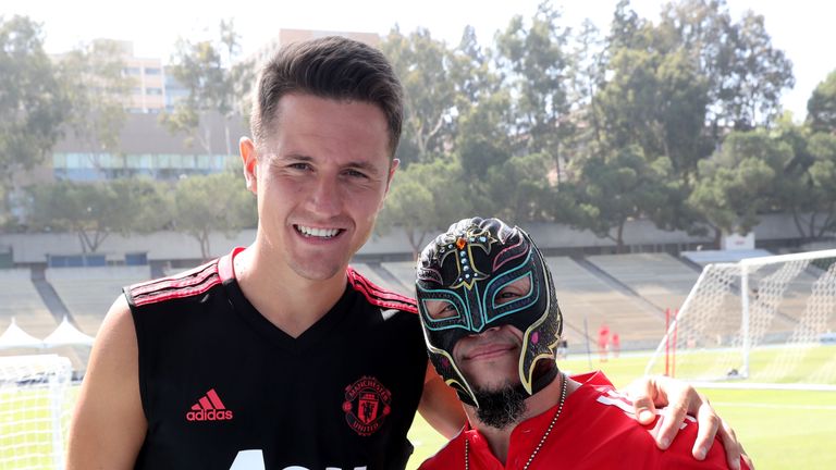  Ander Herrera was also photographed with Mysterio 