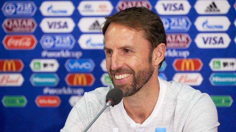 Gareth Southgate takes charge of his first ever knockout match in a senior tournament on Tuesday [스카이 스포츠] 사우스게이트, "잉글랜드에 불운을 끝낼 기회가 찾아왔어"