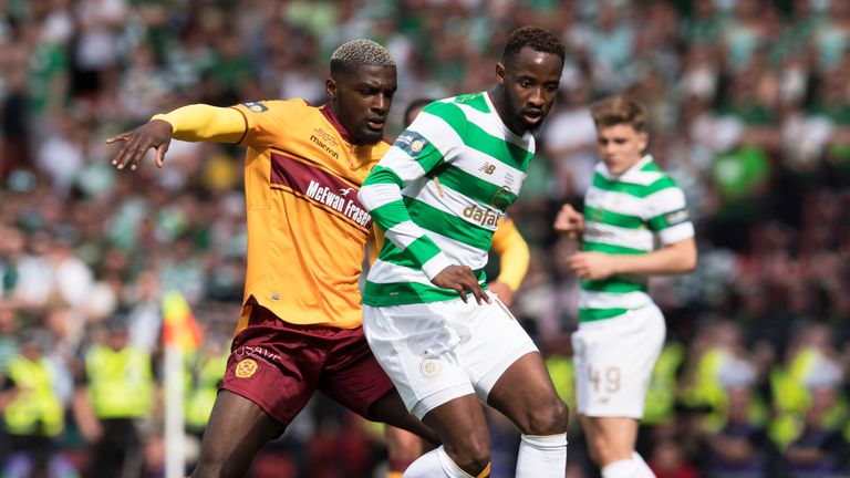 Kipre battles with Moussa Dembele