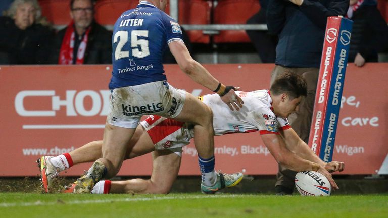 Bennison notched Saints' fourth try in the corner to make sure of victory 