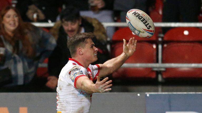 Jack Welsby was among the try scorers as St Helens came from behind in the second half to beat Hull 