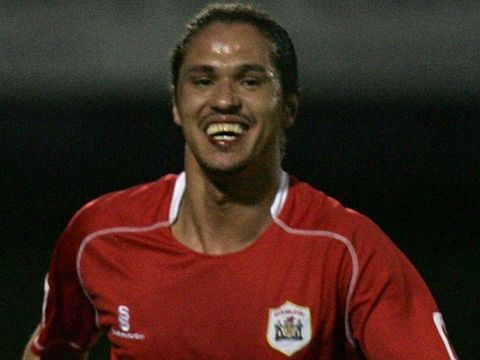 Image of Souza: Moving on