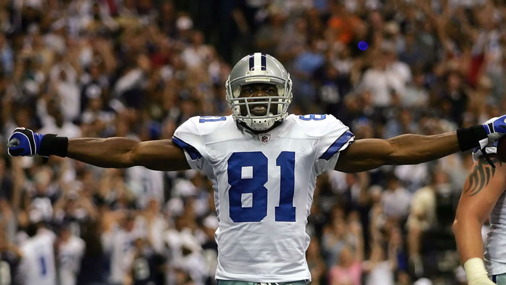 Ex-Cowboys WR Terrell Owens gets six-figure offer to play in Texas