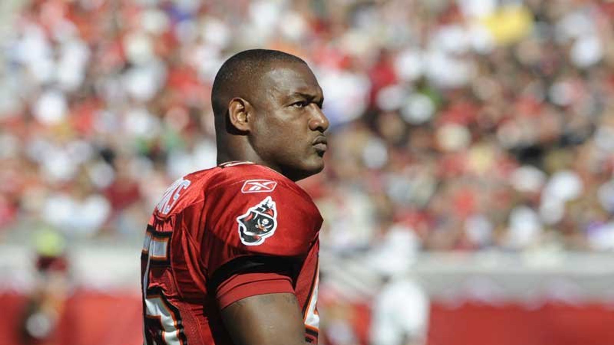 Buccaneers Cut Derrick Brooks, Warrick Dunn, 4 Others