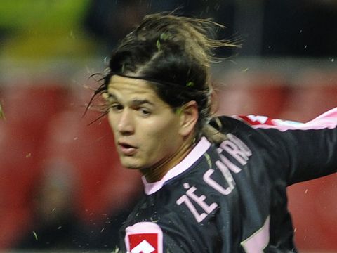 Image of Ze Castro: Left out