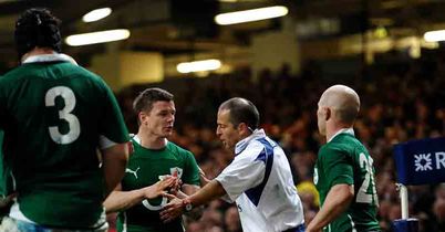 O'Driscoll disputes the try