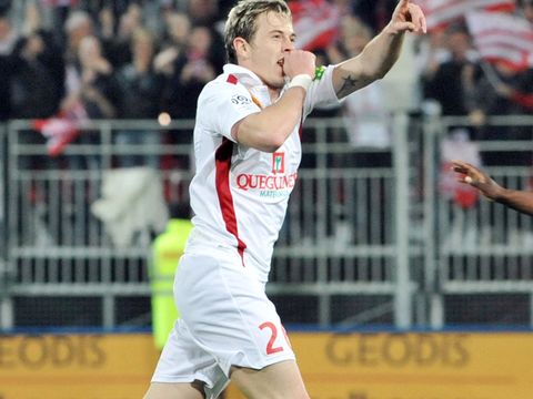 Image of Roux: Promising frontman will not be allowed to leave on the cheap