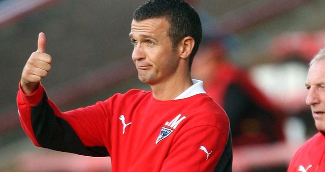 Pars boss McIntyre makes his second signing of the week in Boyle