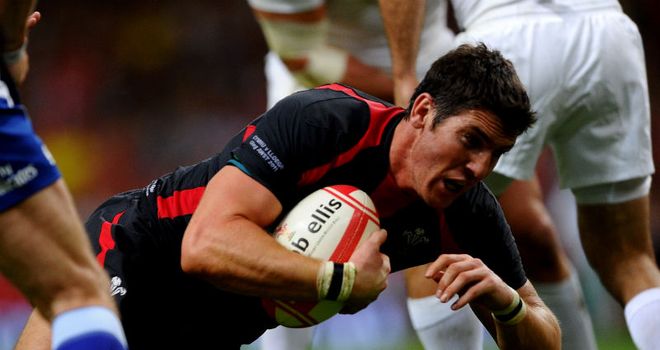 Hook booted 13 points in Wales&#39; victory