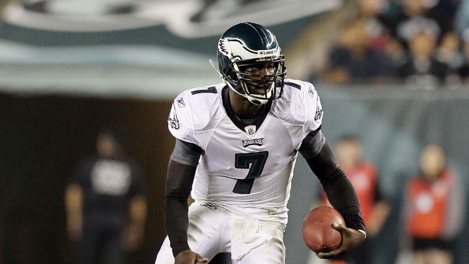 Michael Vick & the Philadelphia Eagles Top Giants On Sunday Night