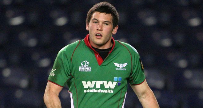 Dan Newton: created Scarlets&#39; second try