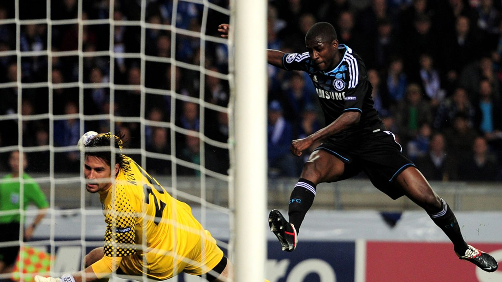 Genk 1 - 1 Chelsea - Match Report & Highlights