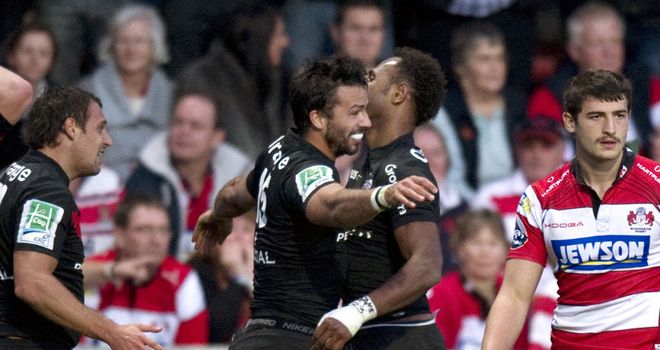 Clement Poitrenaud (L): Late try broke Gloucester hearts