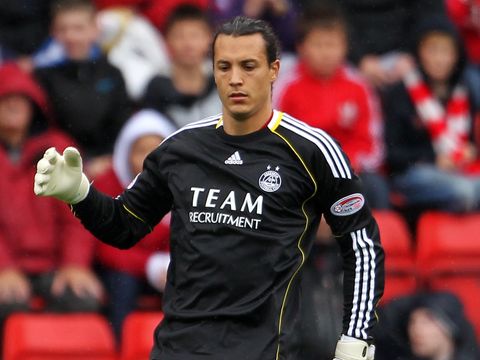 Image of David Gonzalez: Set for move to America