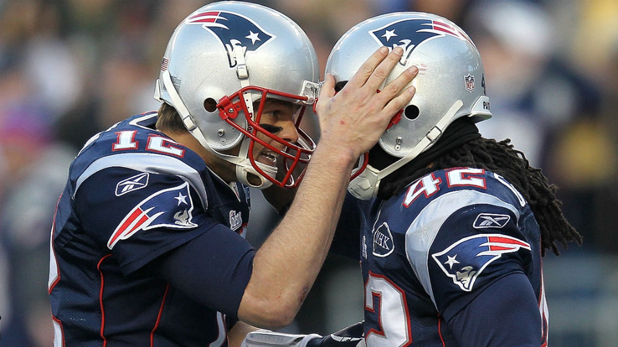 Brady Leads Pats To Top Seed, Beats Bills 49-21