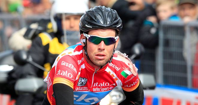 Una caduta taglia fuori Cavendish | Cycling News | Sky Sports