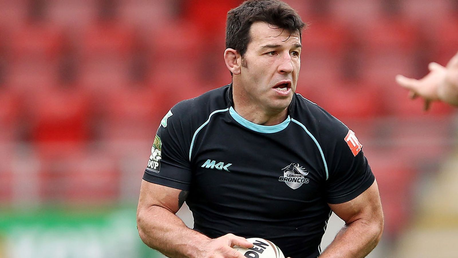 London Broncos halfback Craig Gower has signed a oneyear contract