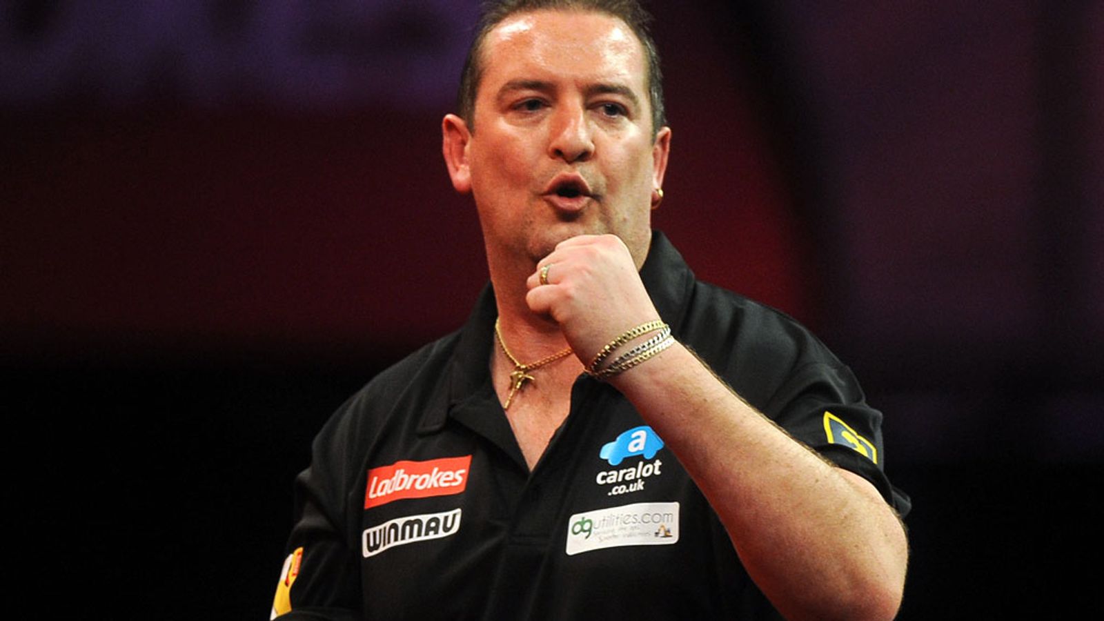 Dean Winstanley throws ninedart finish at PDC World Darts Championship