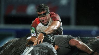 Leading Biarritz: Forward Imanol Harinordoquy