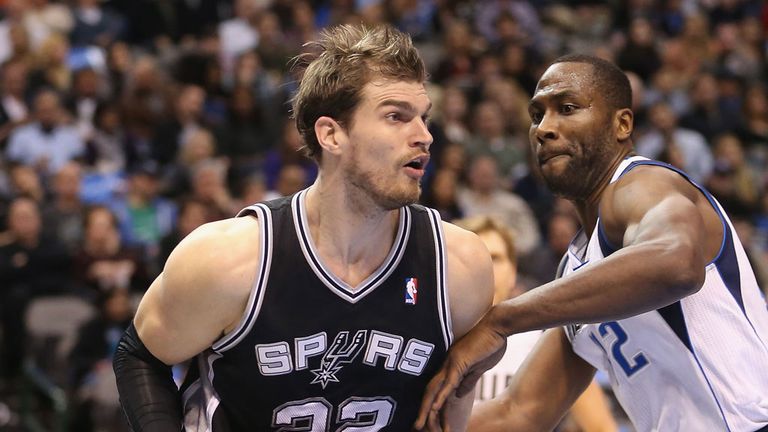 Tiago Splitter: played a key role for the Spurs in Monday&#39;s victory over the Oklahoma City Thunder