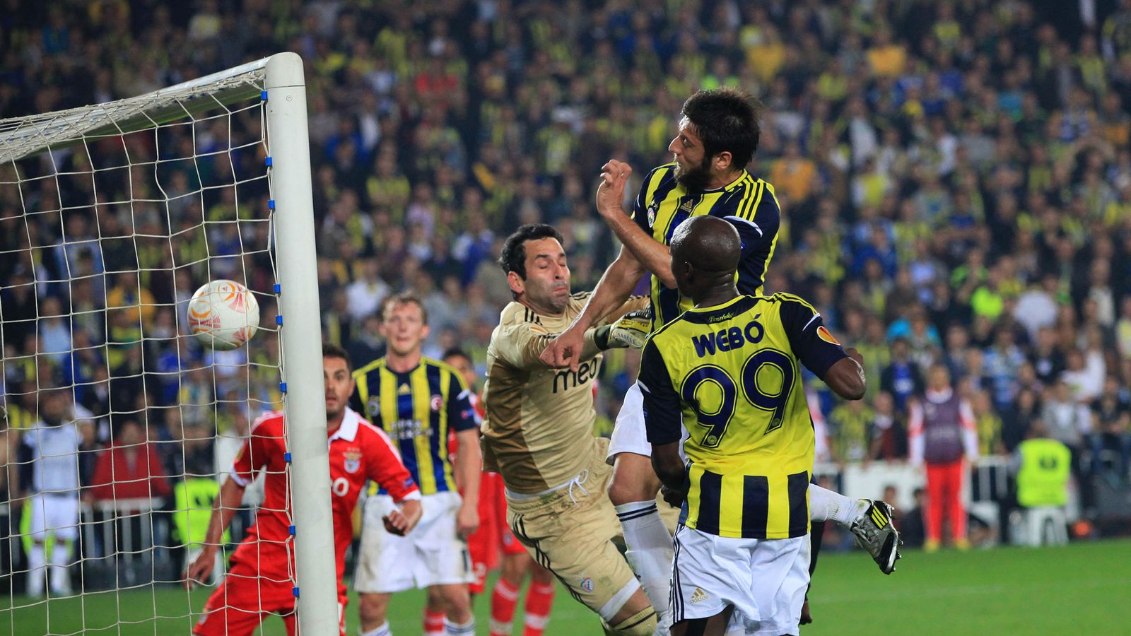 Fenerbahce 1 - 0 Benfica - Match Report & Highlights