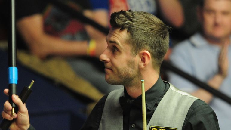 Mark Selby: World No 1 into second round