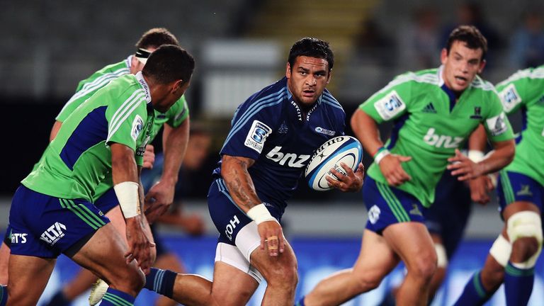 Piri Weepu ran in two second-half tries as the Blues came from behind to beat the Highlanders